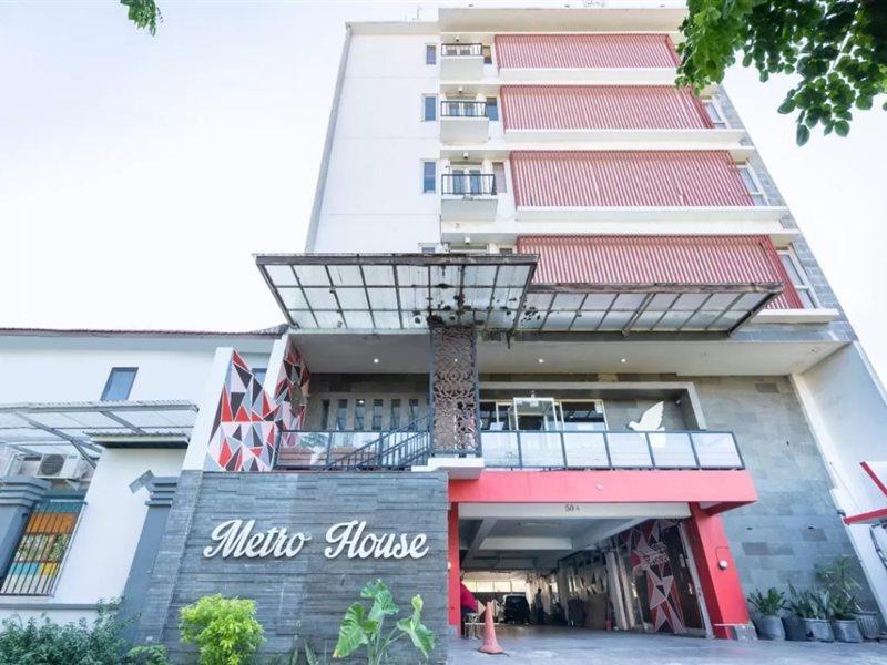Отель Super Oyo Flagship 91863 Metro House Сурабая Экстерьер фото