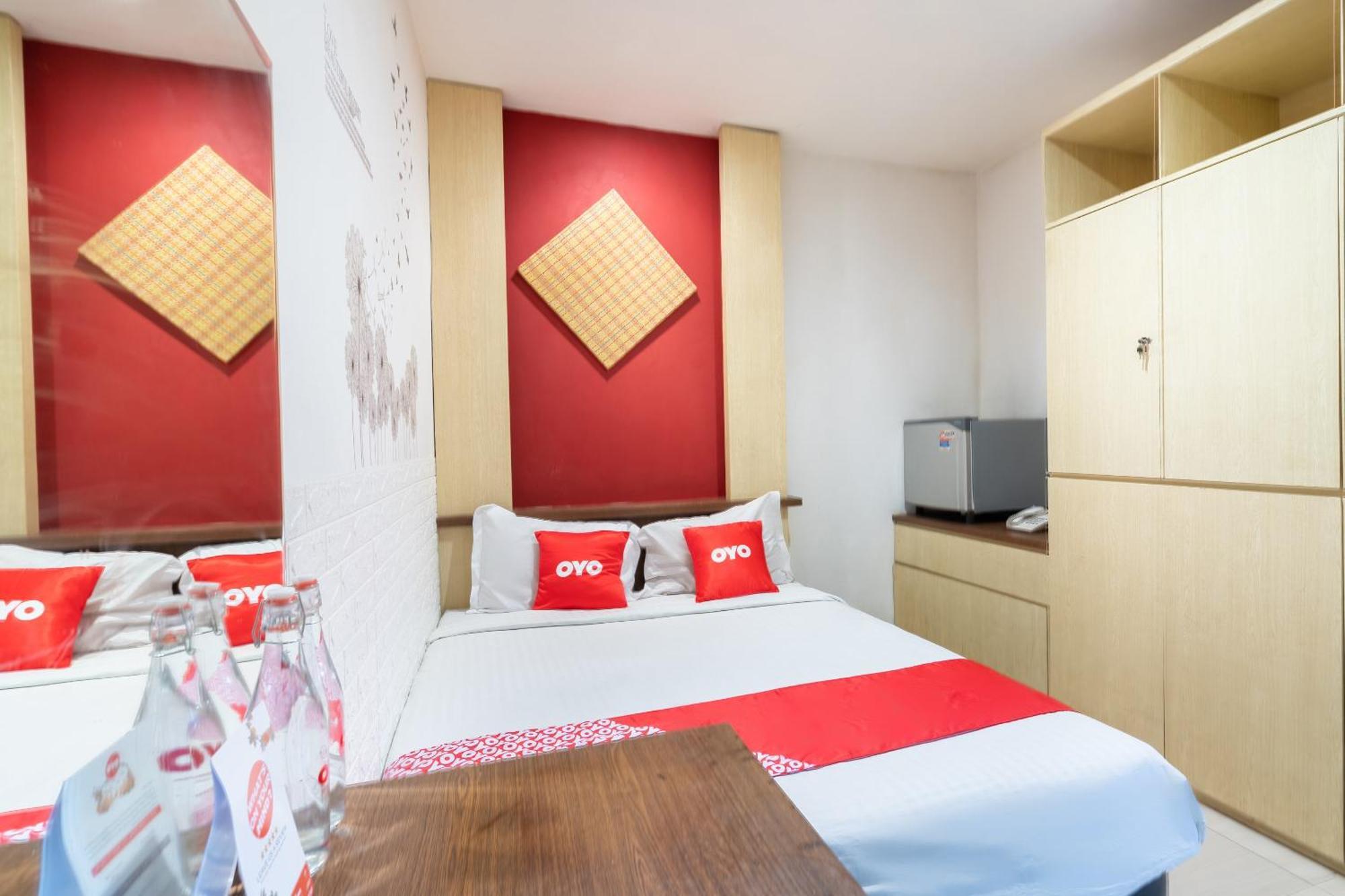 Отель Super Oyo Flagship 91863 Metro House Сурабая Экстерьер фото