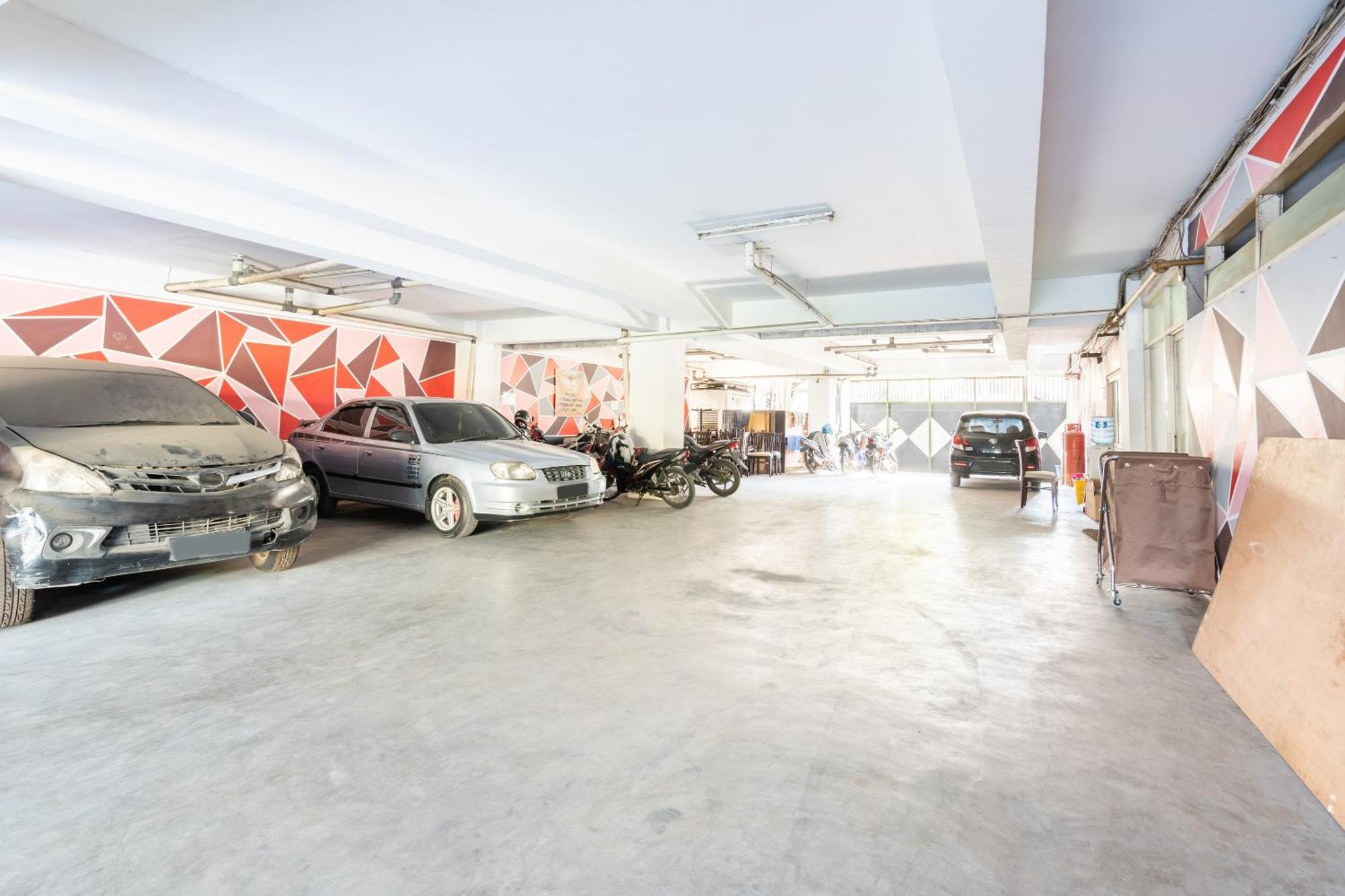 Отель Super Oyo Flagship 91863 Metro House Сурабая Экстерьер фото